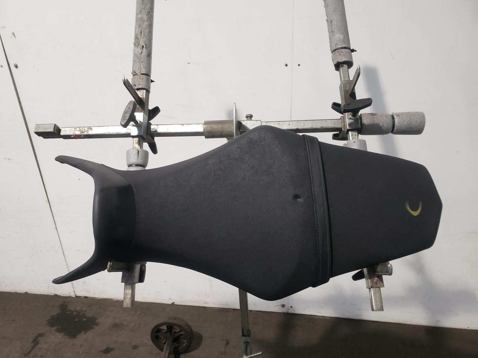 View Auto part Front Seat Yamaha Mt-09 2015