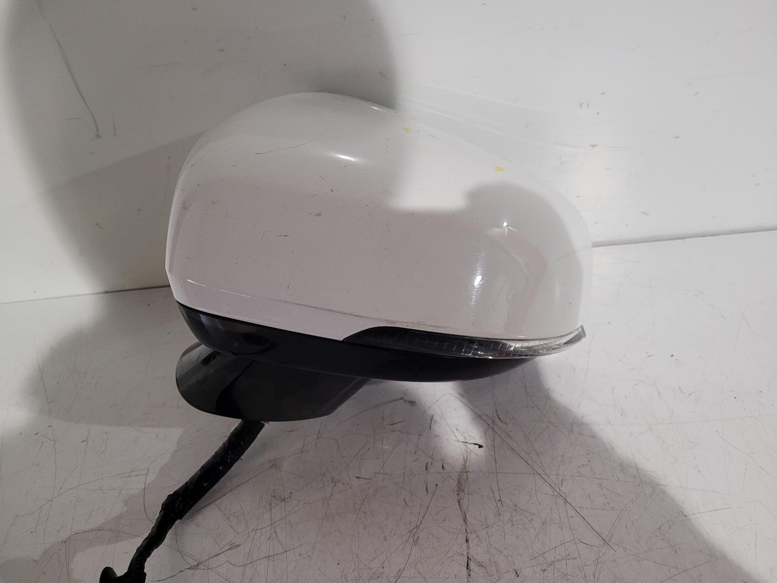 View Auto part L Door Mirror Volvo V90 2023