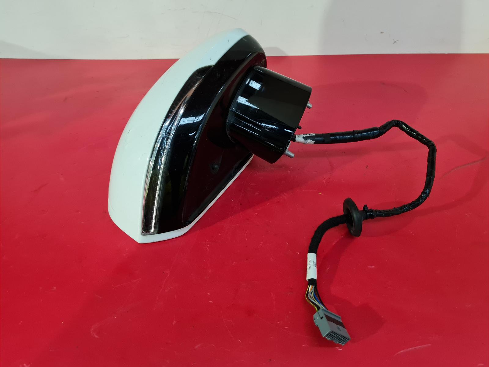 View Auto part R Door Mirror Volvo V90 2023