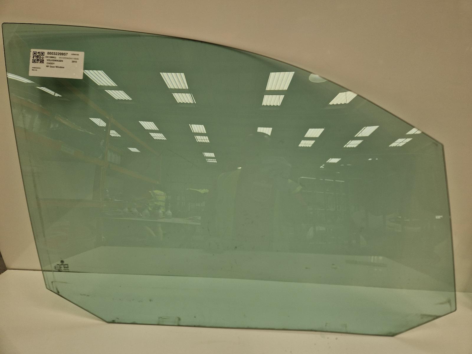 View Auto part RF Door Window Volkswagen Caddy 2010