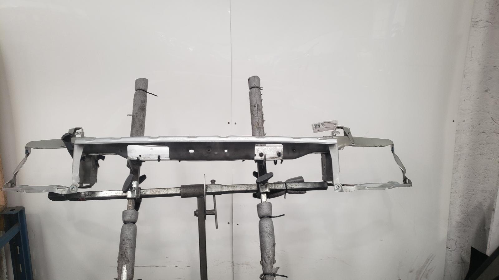 View Auto part Front Panel Volvo V50 2008