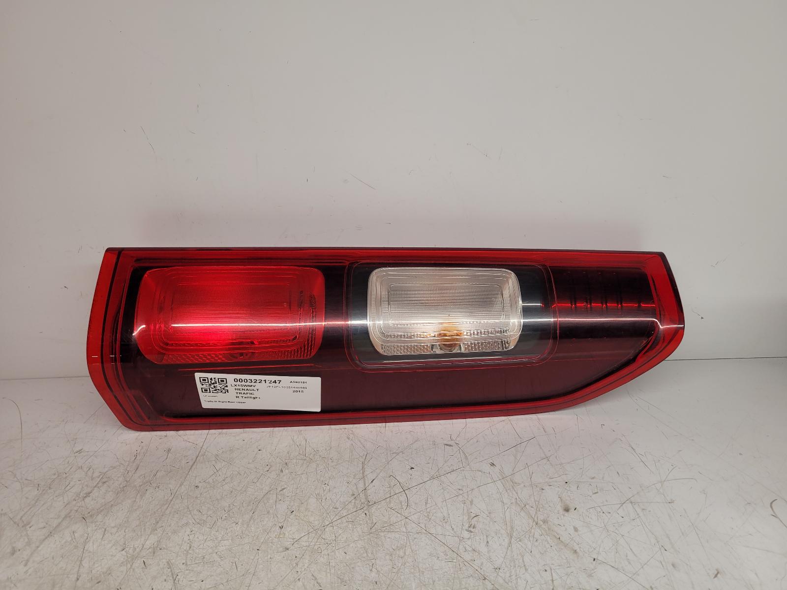 View Auto part R Taillight Renault Trafic 2015