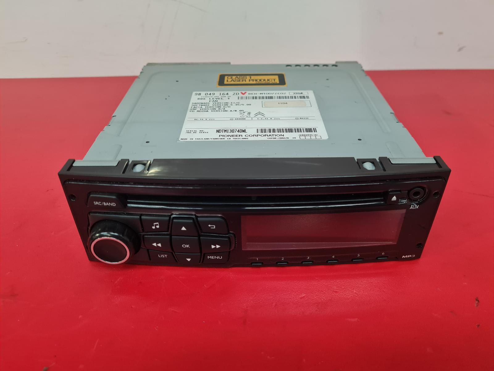 View Auto part A/V Equipment Peugeot 208 2015