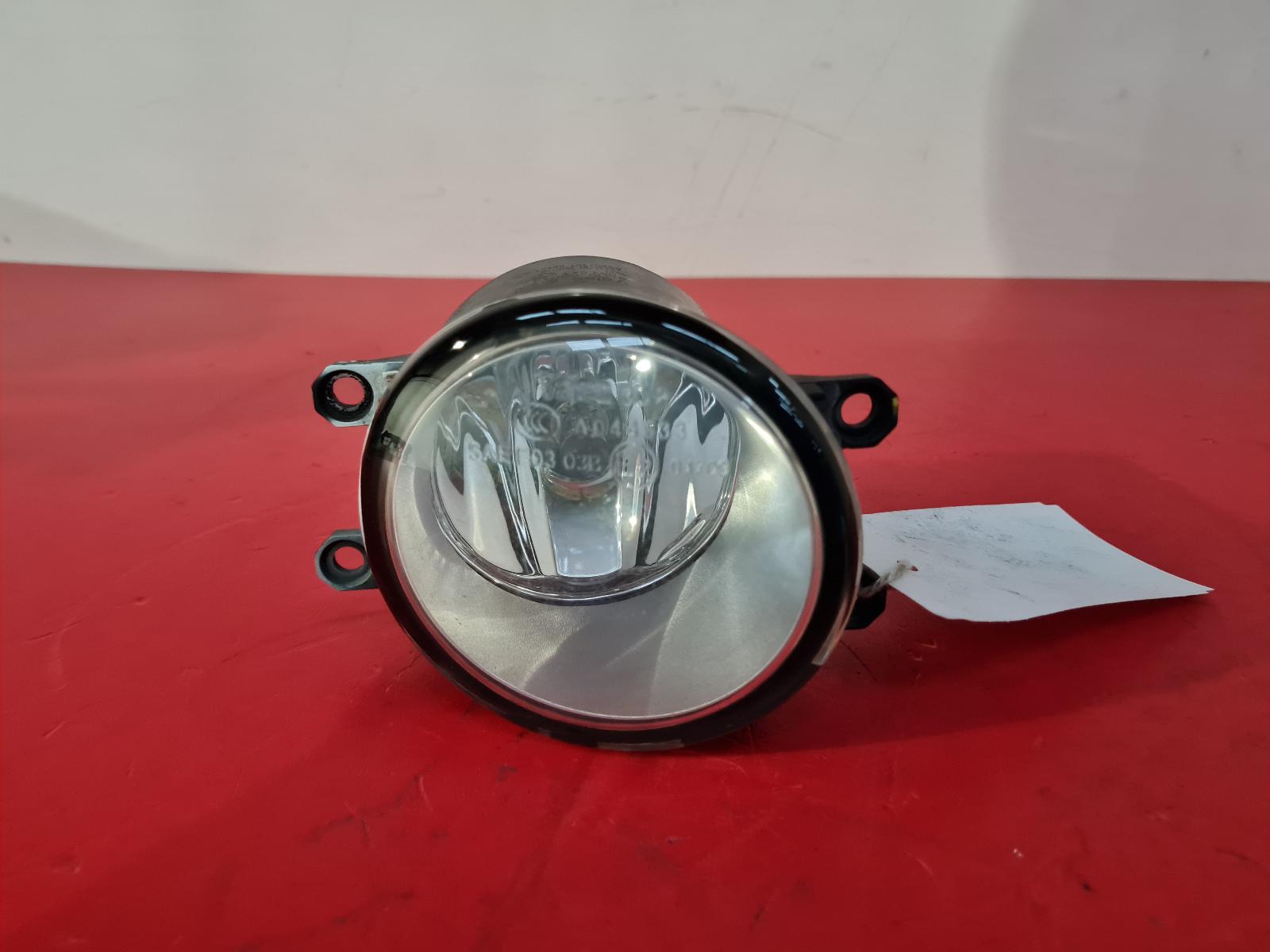 View Auto part Fog Lamp Toyota Auris 2010