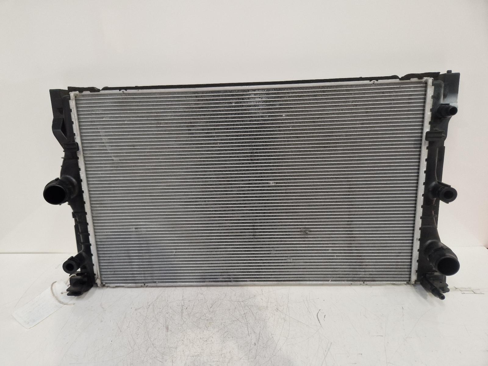 View Auto part Radiator Bmw 5 Series 2020