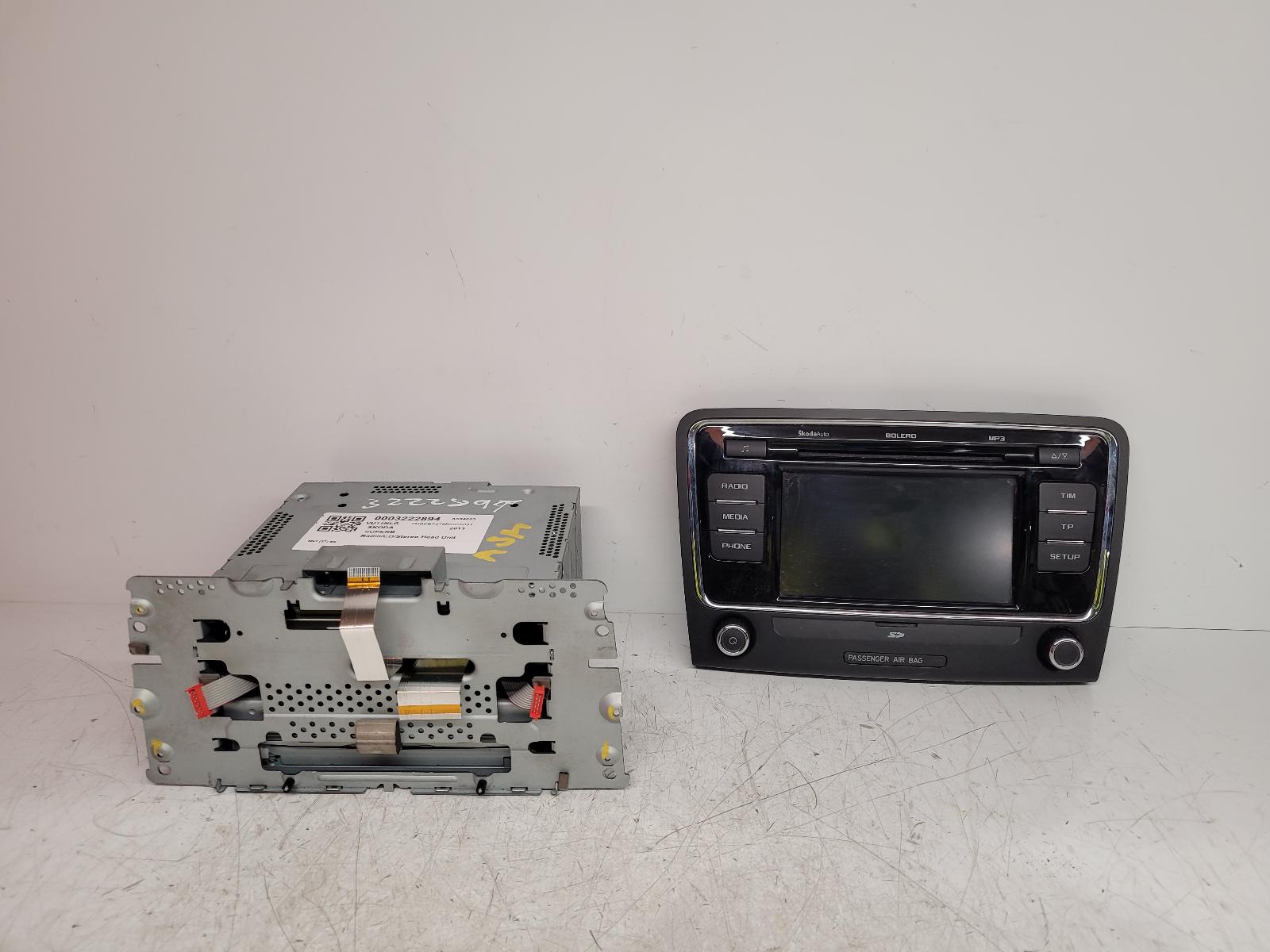 View Auto part A/V Equipment Skoda Superb 2011