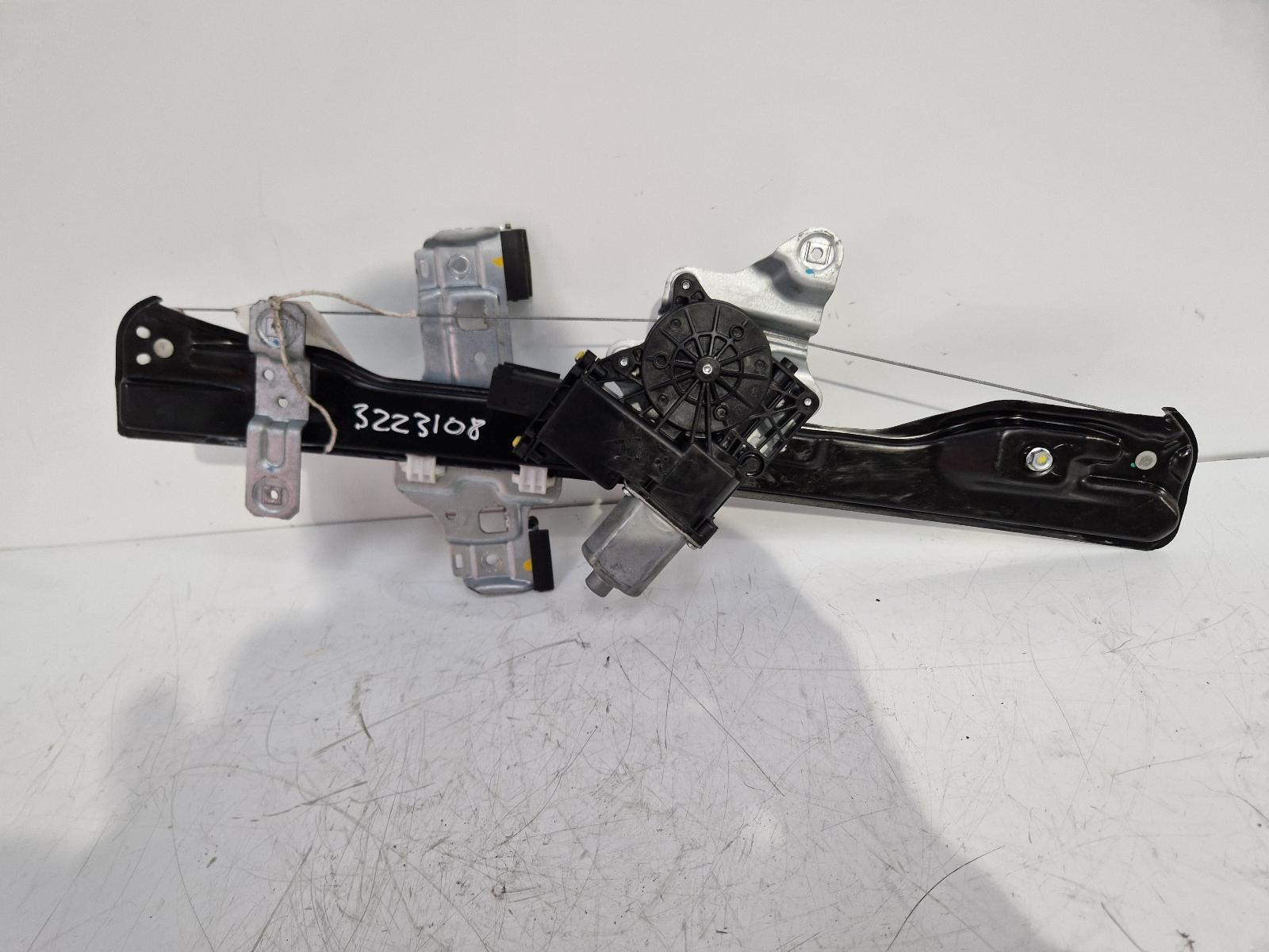 View Auto part RF Window Regulator Vauxhall Mokka 2016