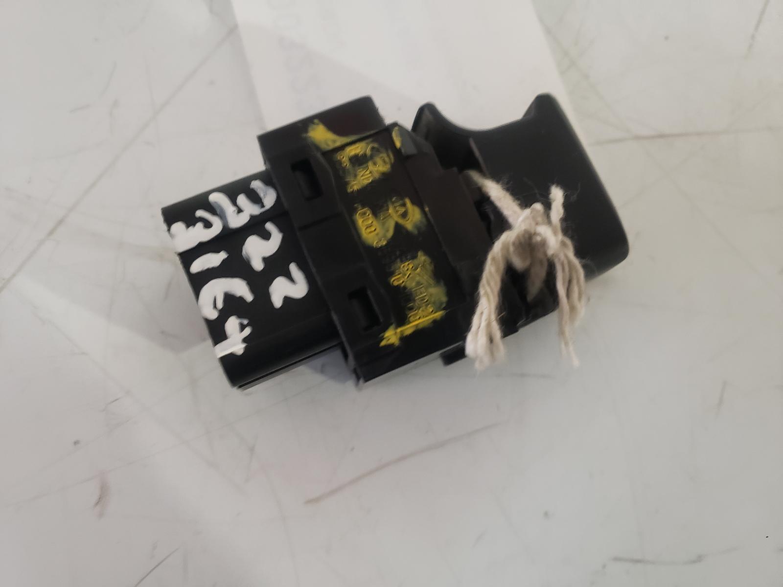 View Auto part Elect. Window Switch Kia Sportage 2012