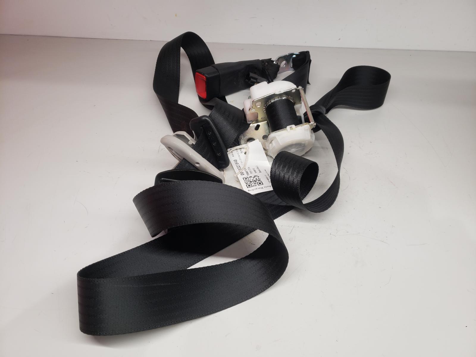 View Auto part Seat Belt Toyota Yaris 2016