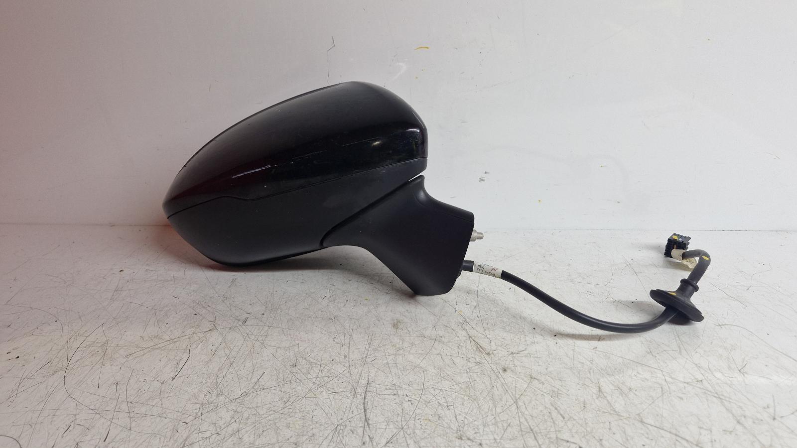 View Auto part R Door Mirror Vauxhall Astra 2017