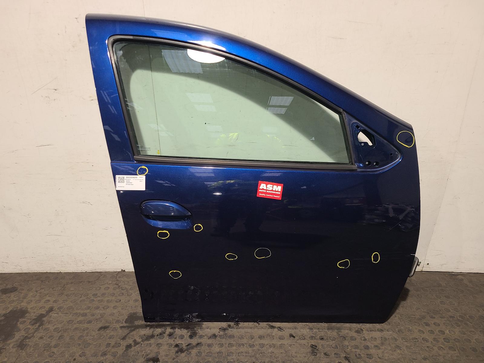 View Auto part R Front Door Dacia Sandero 2015