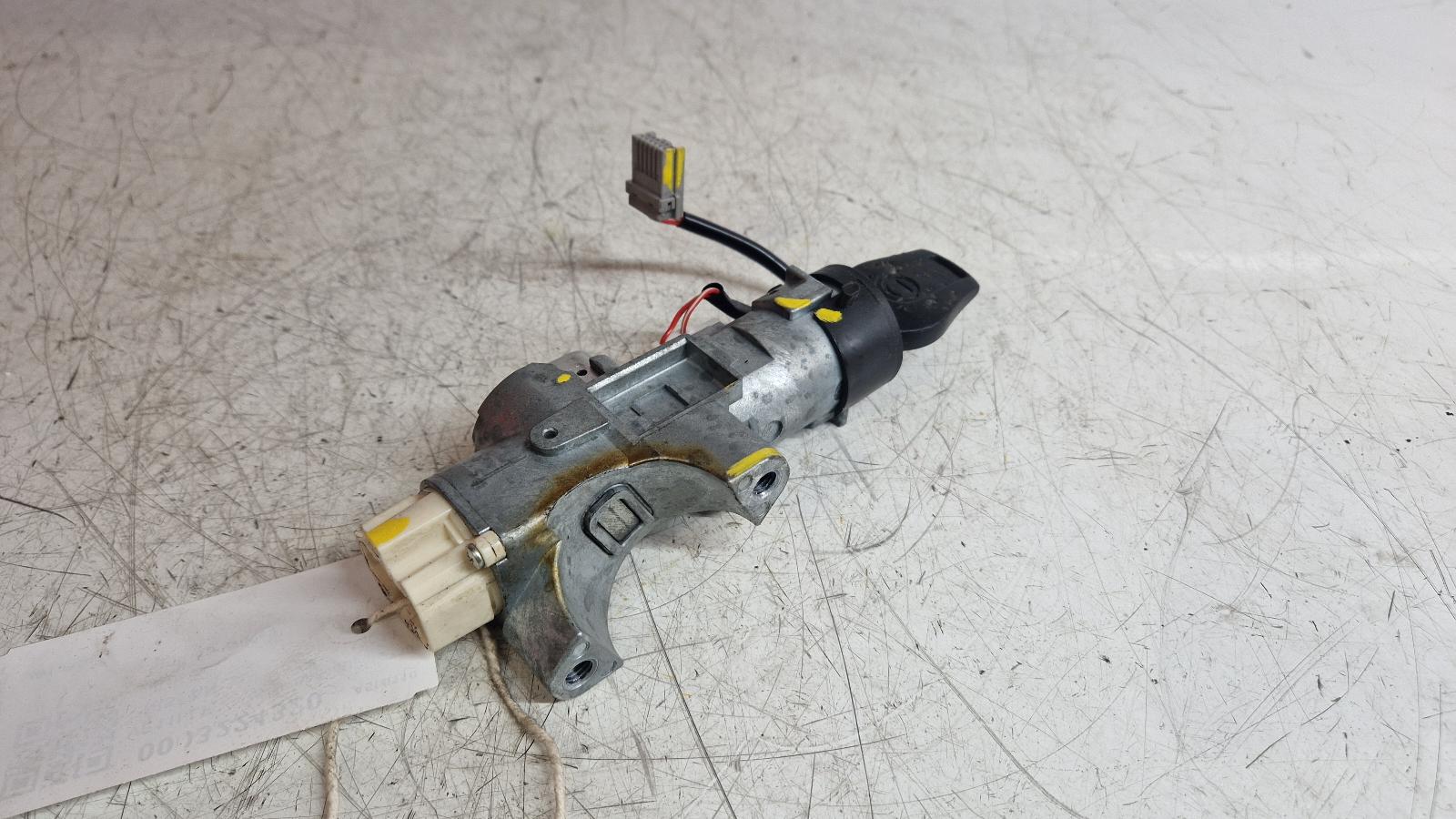 View Auto part Ignition W/Key Nissan Juke 2011