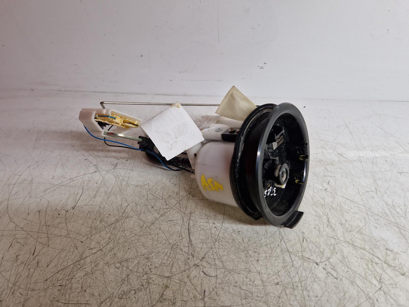 View Auto part Fuel Pump Bmw M 1000 R 2023