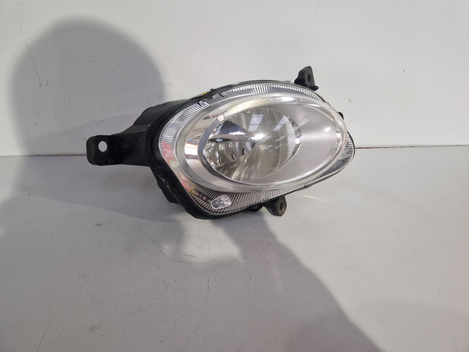 View Auto part R Headlamp Fiat 500l 2013