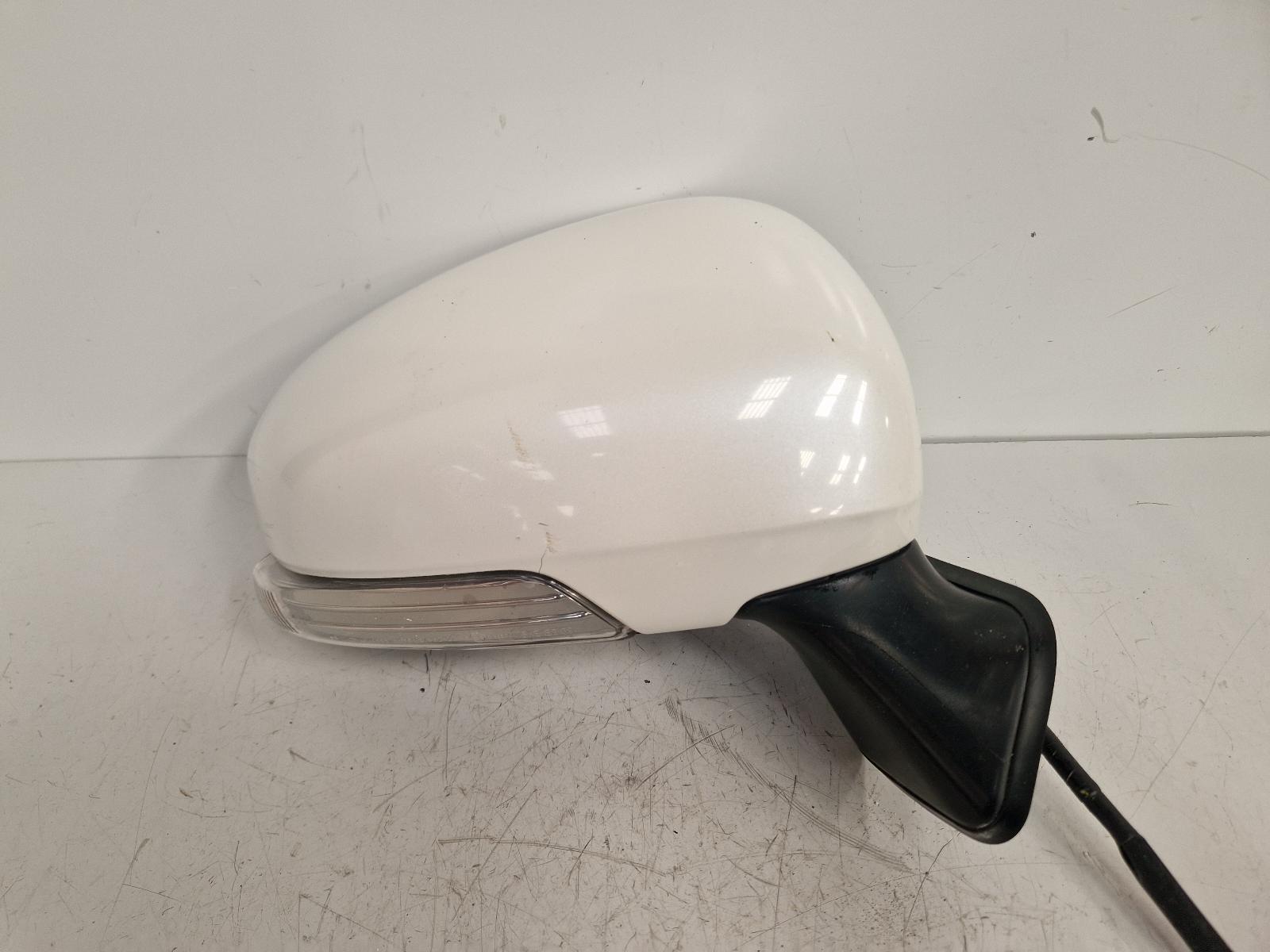 View Auto part R Door Mirror Toyota Prius 2013