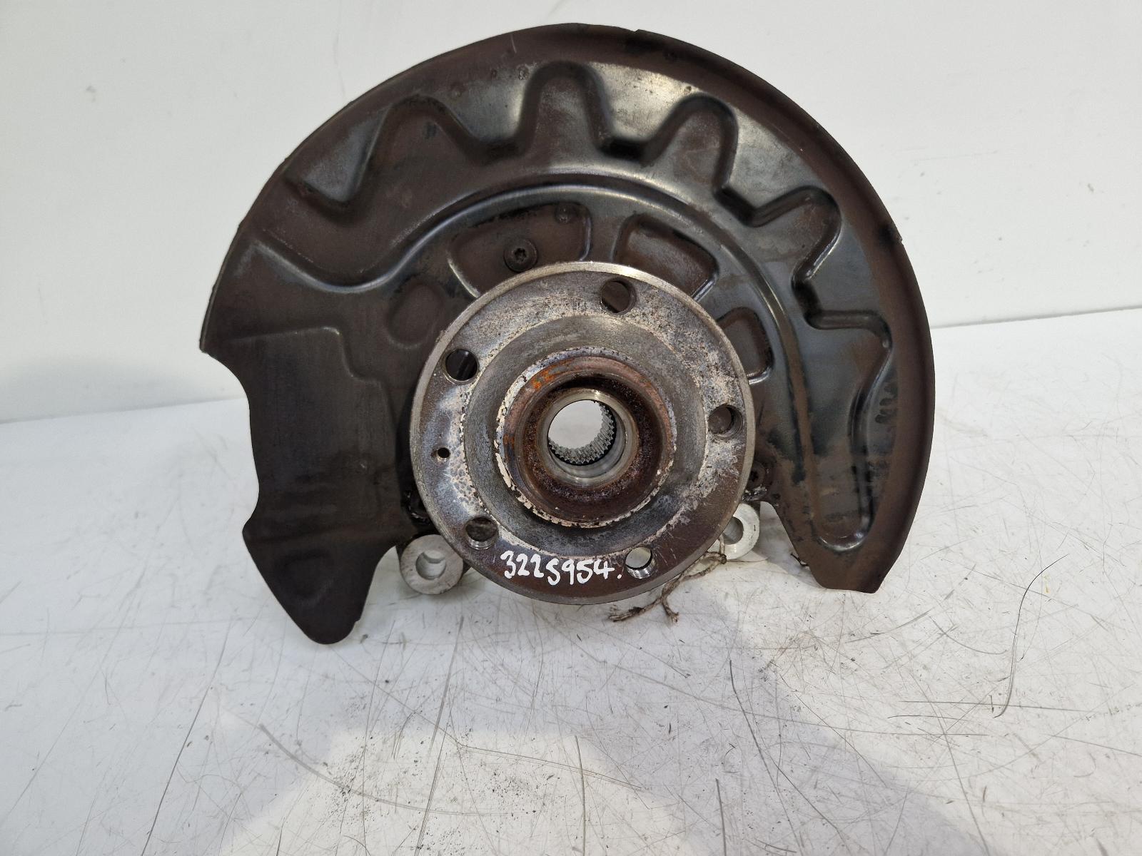 View Auto part RF Hub/Stub Axle Assembly Volkswagen Passat 2017