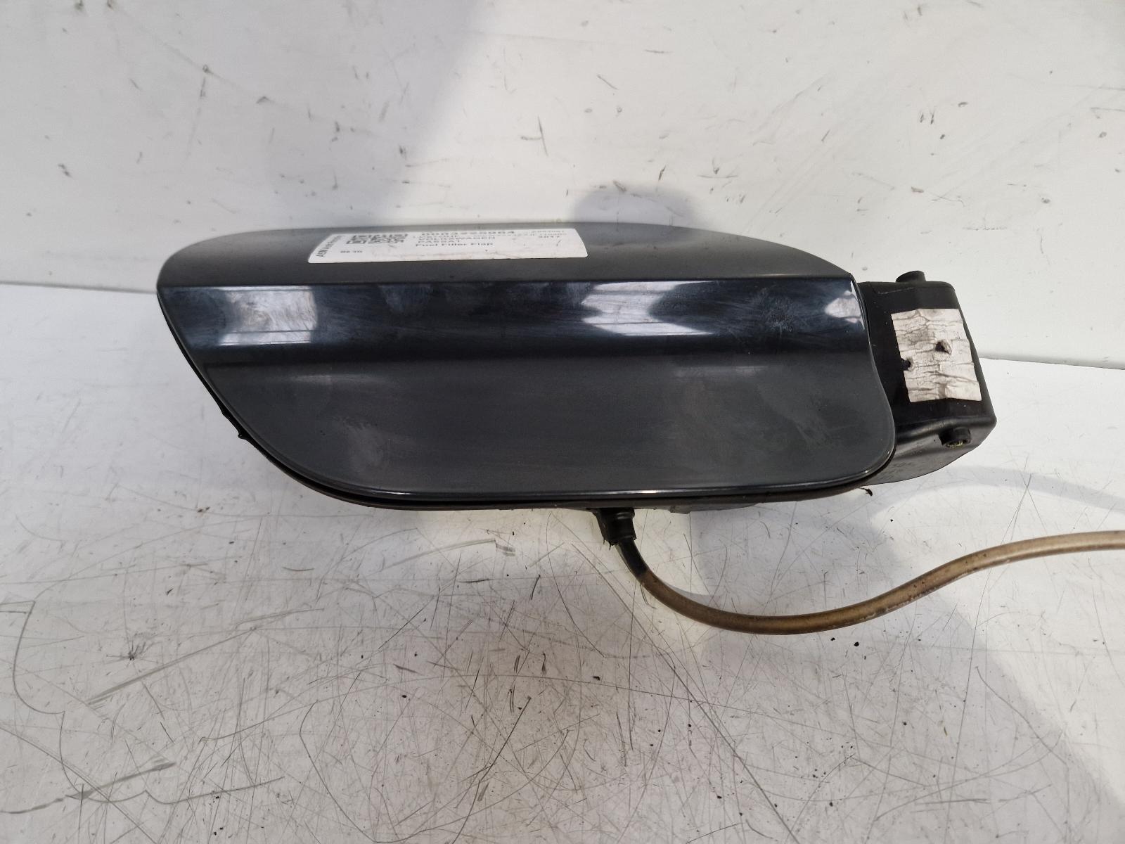 View Auto part Fuel Filler Flap Volkswagen Passat 2017