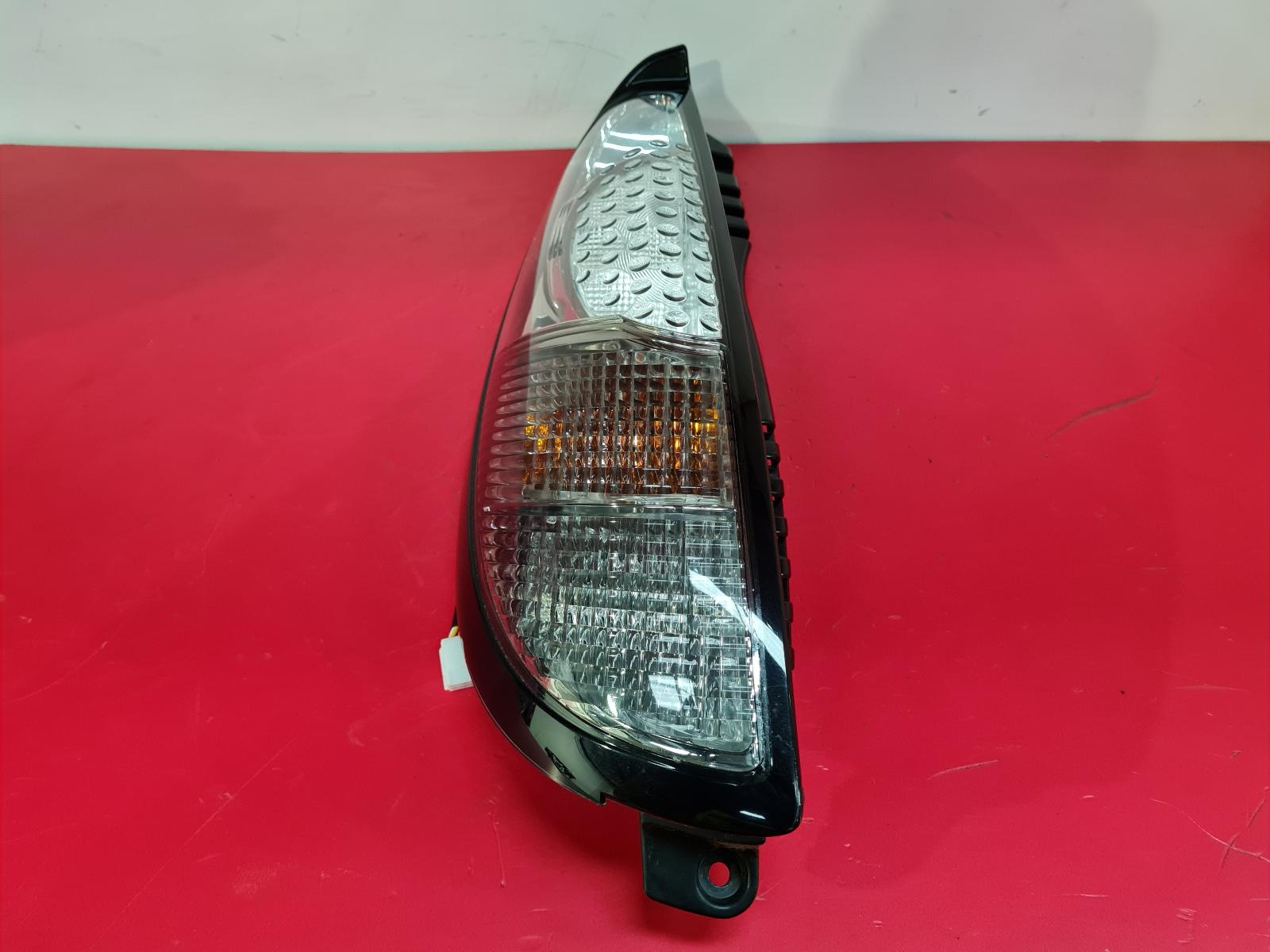 View Auto part L Taillight Mitsubishi I-miev 2010