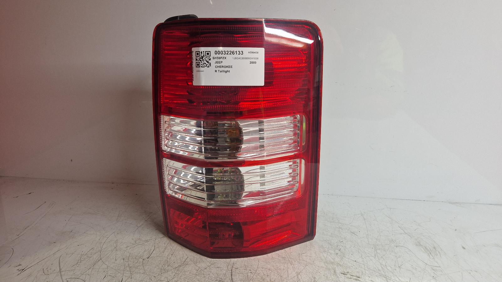 View Auto part R Taillight Jeep Cherokee 2009