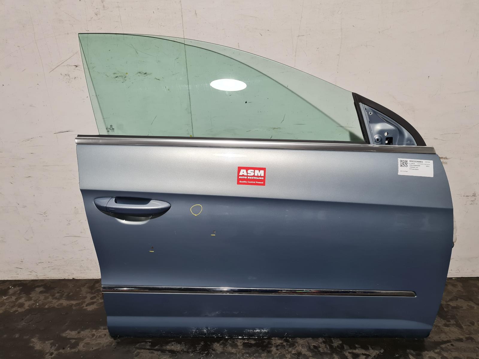 View Auto part R Front Door Volkswagen Passat Cc 2013