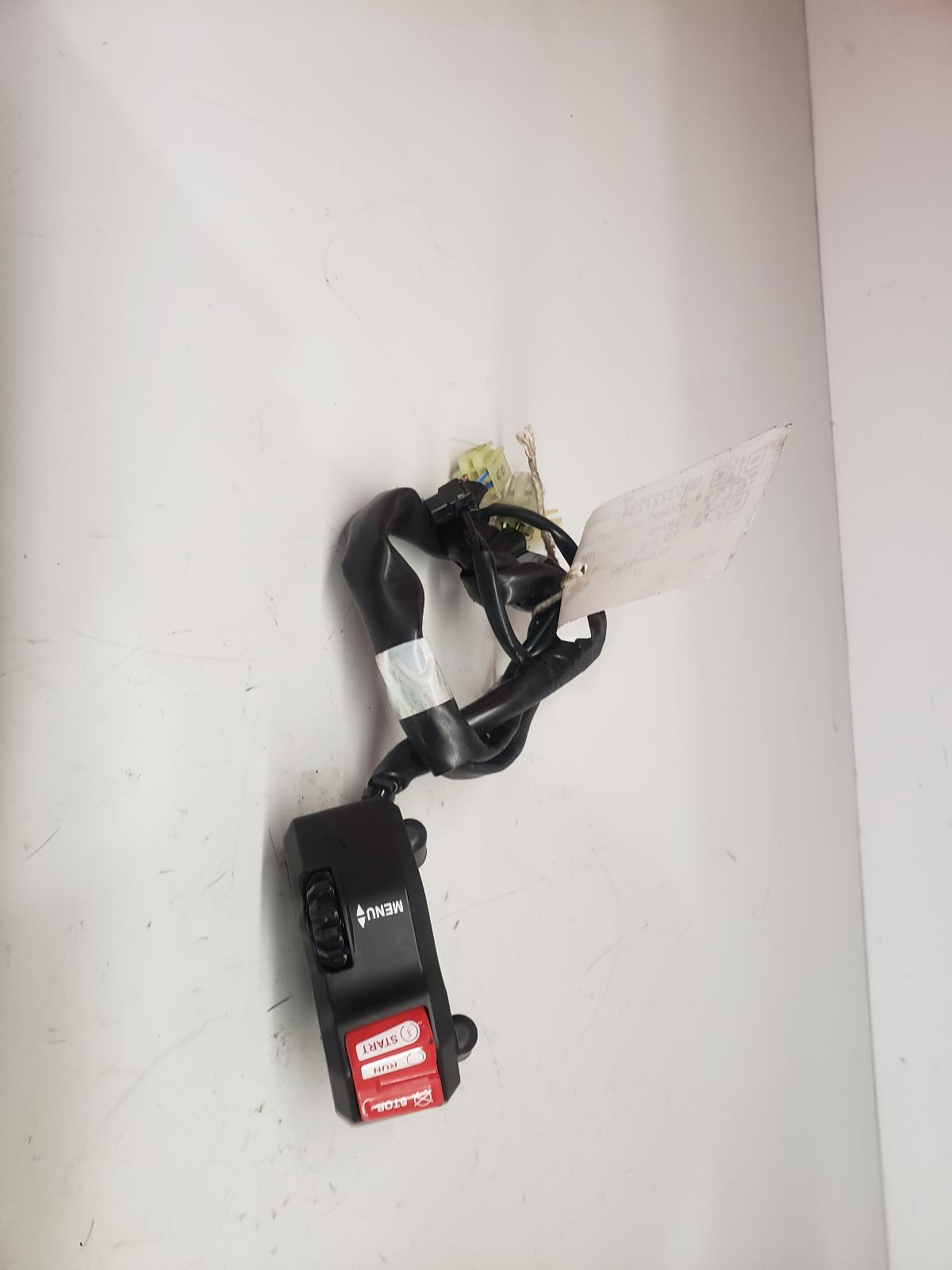 View Auto part RH Switch Gear Yamaha Yzf R125 2025
