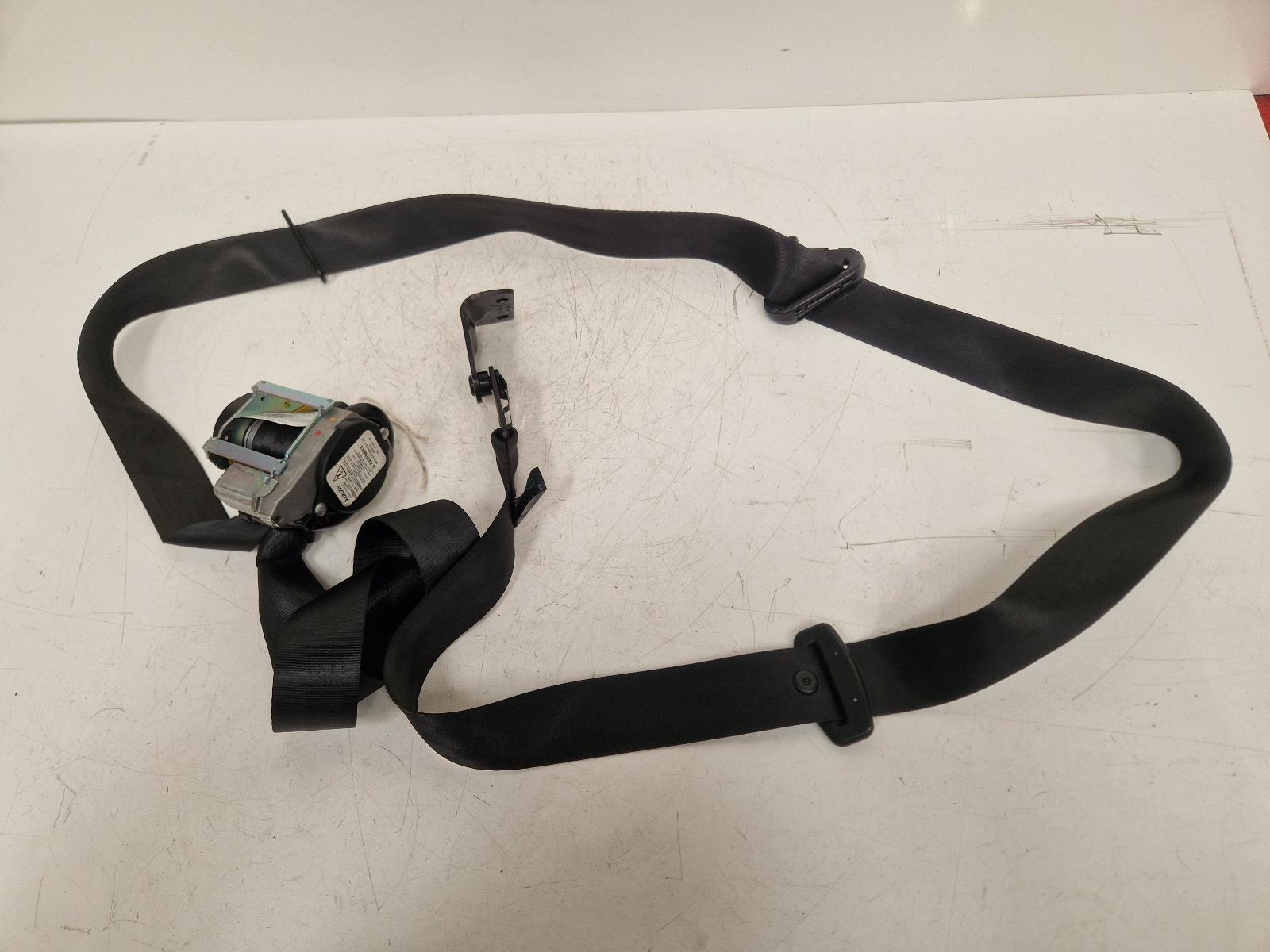 View Auto part Seat Belt Renault Clio 2014