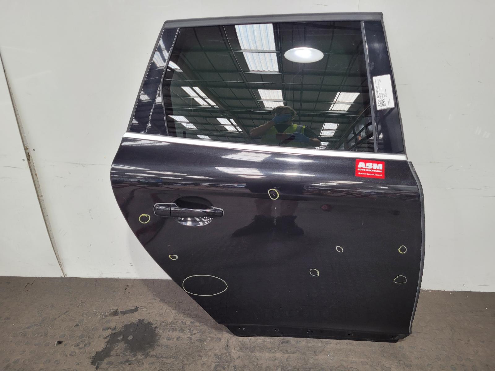 View Auto part R Rear Door Volvo Xc60 2015