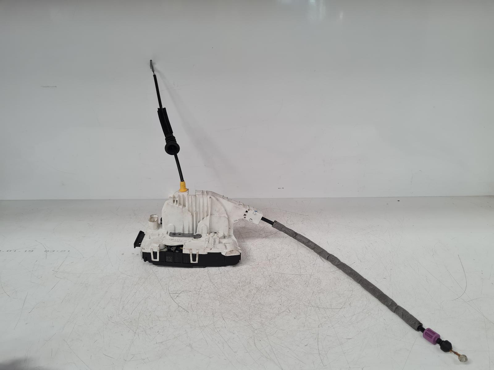 View Auto part Door Lock Assembly Mercedes C Class 2016