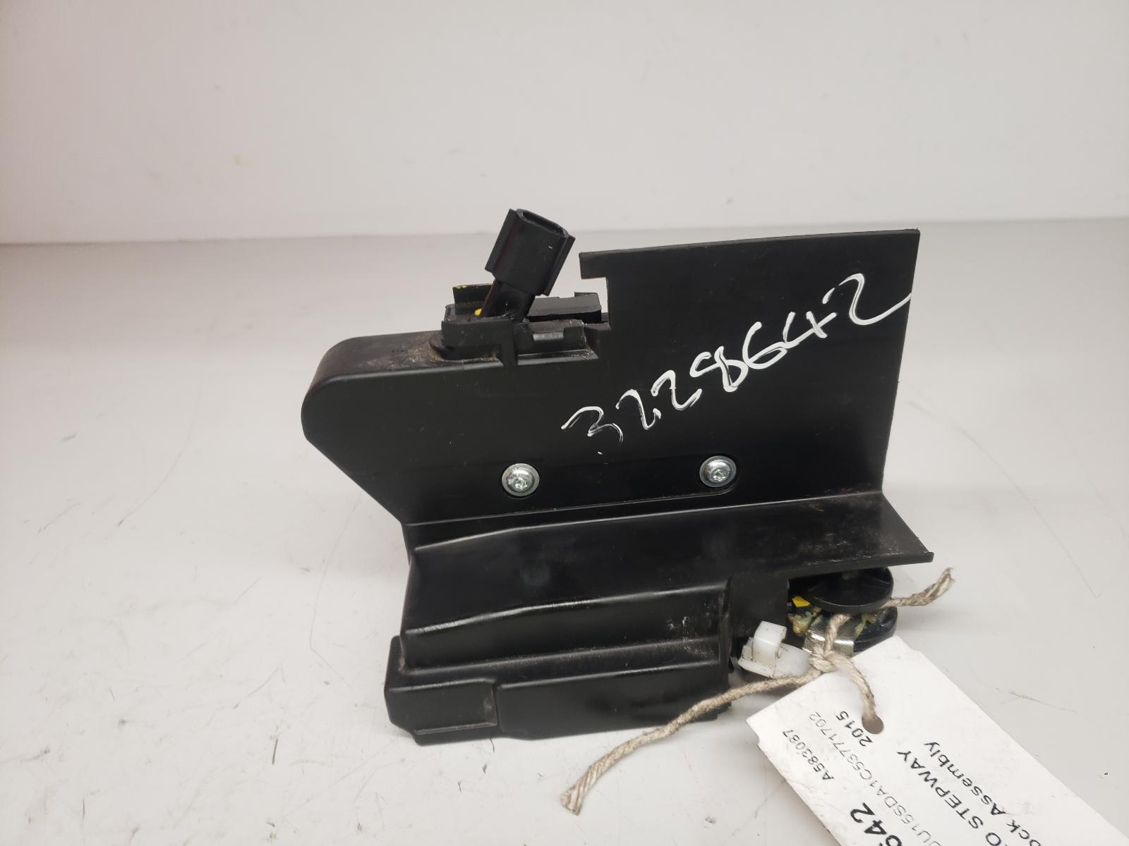 View Auto part Door Lock Assembly Dacia Sandero Stepway 2015