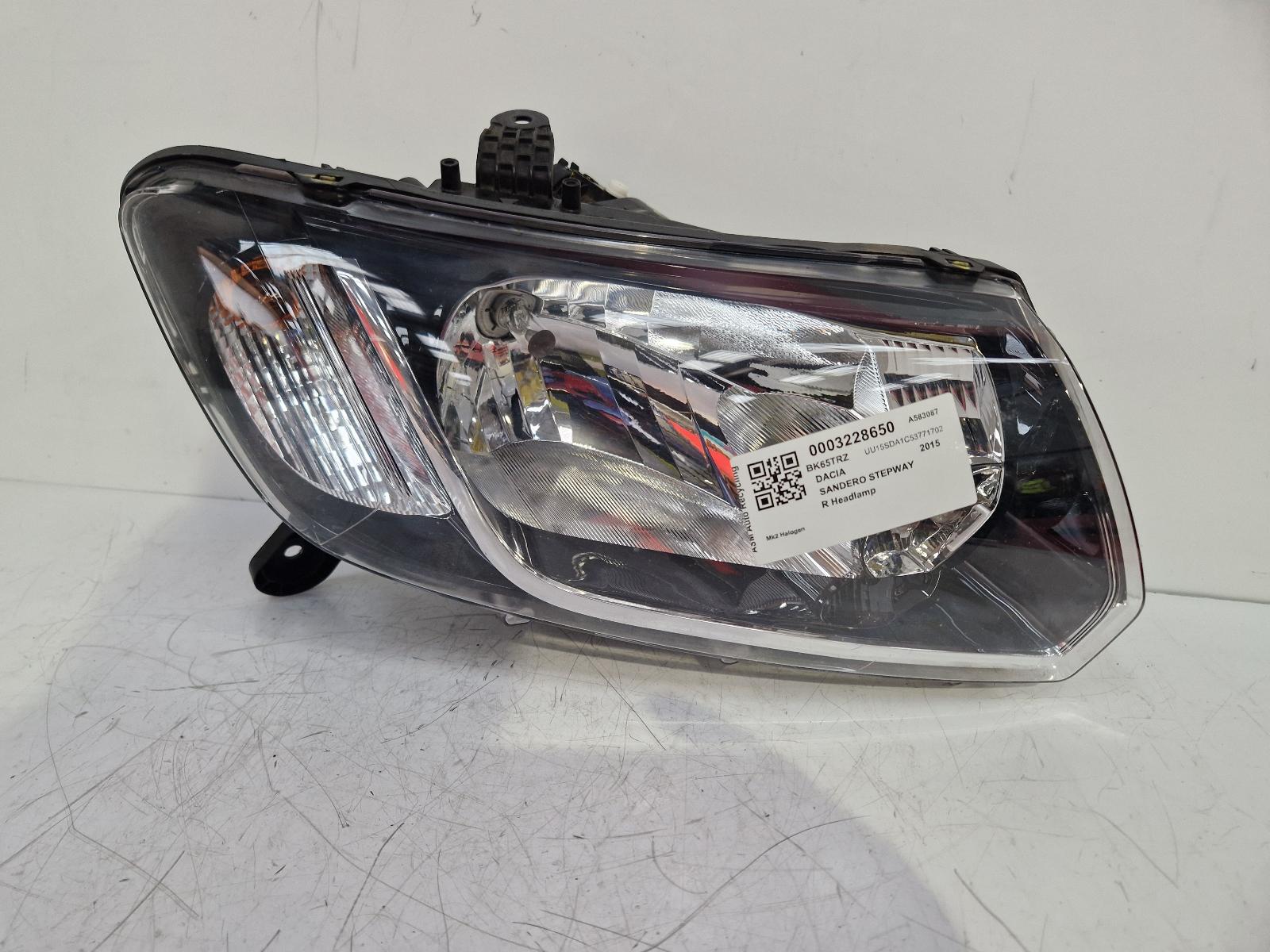 View Auto part R Headlamp Dacia Sandero Stepway 2015