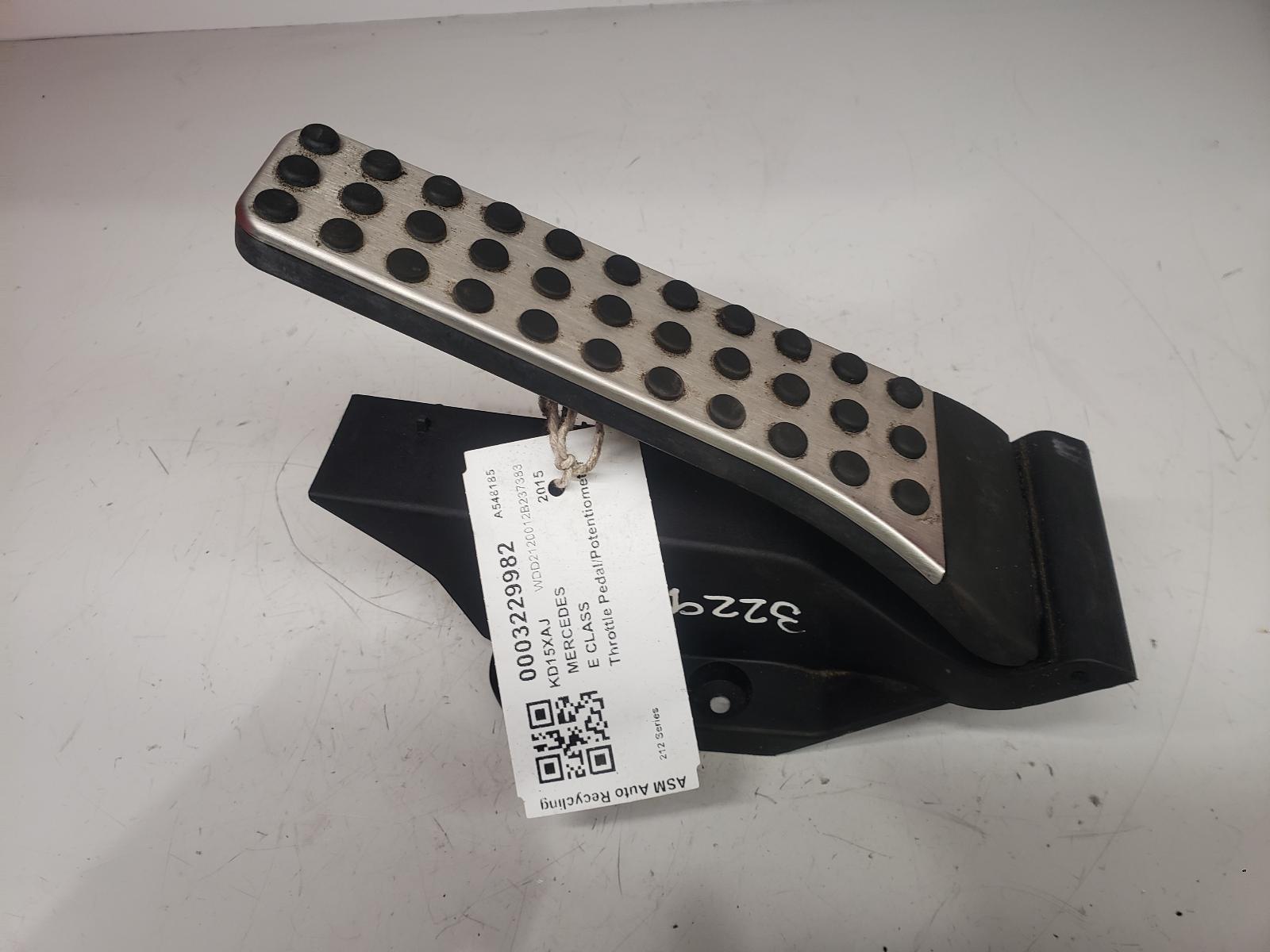 View Auto part Pedal Potentiometer Mercedes E Class 2015