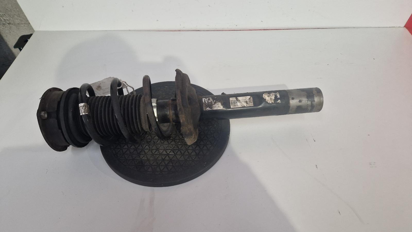 View Auto part LF Strut Volkswagen Golf 2017