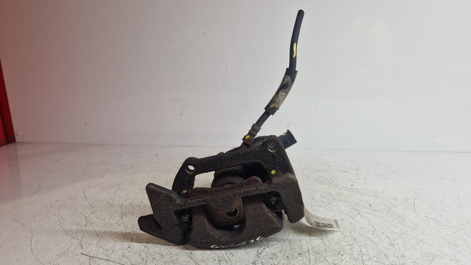 View Auto part Caliper Audi Q5 2015