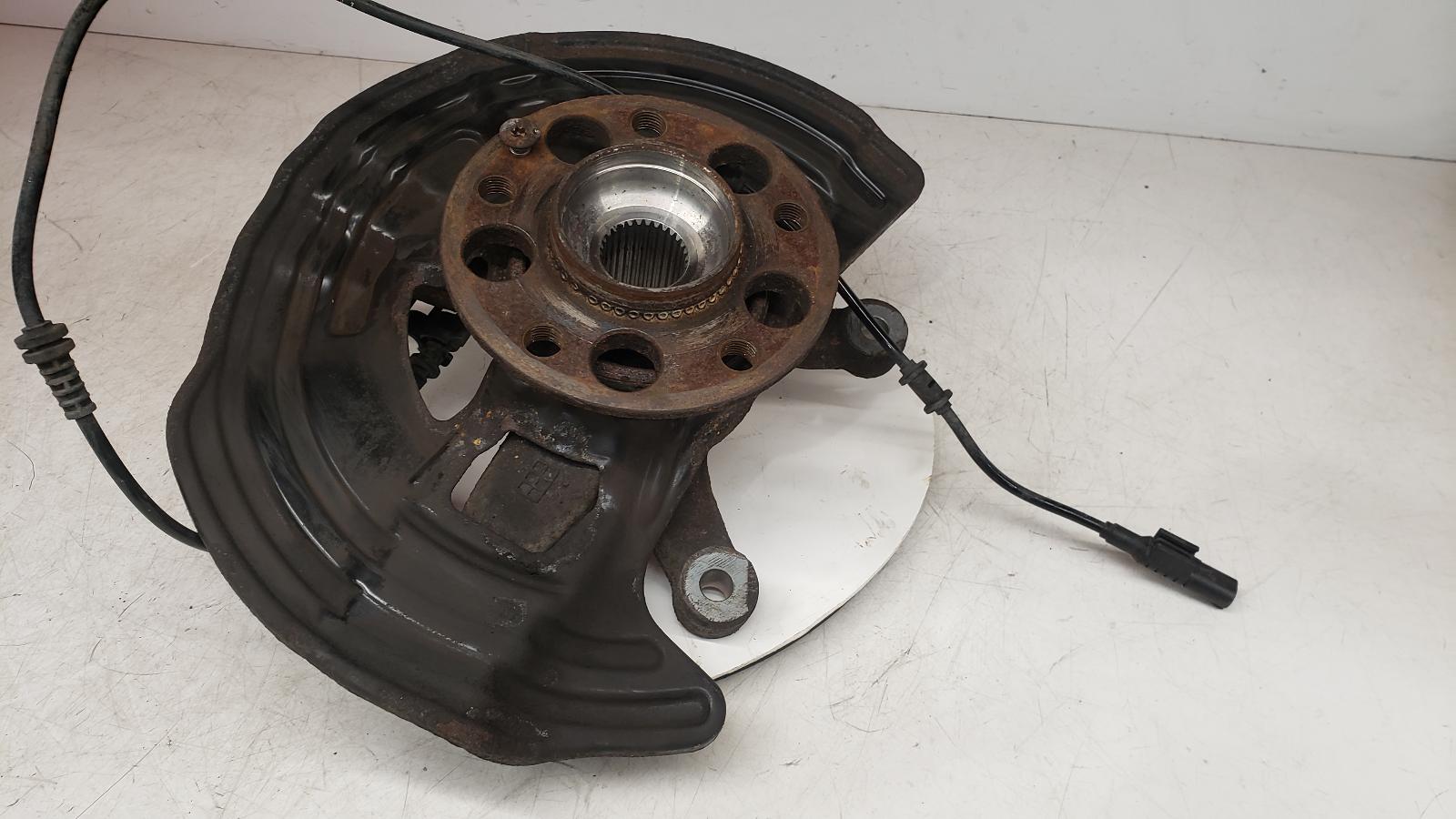 View Auto part RF Hub/Stub Axle Assembly Mercedes A Class 2018