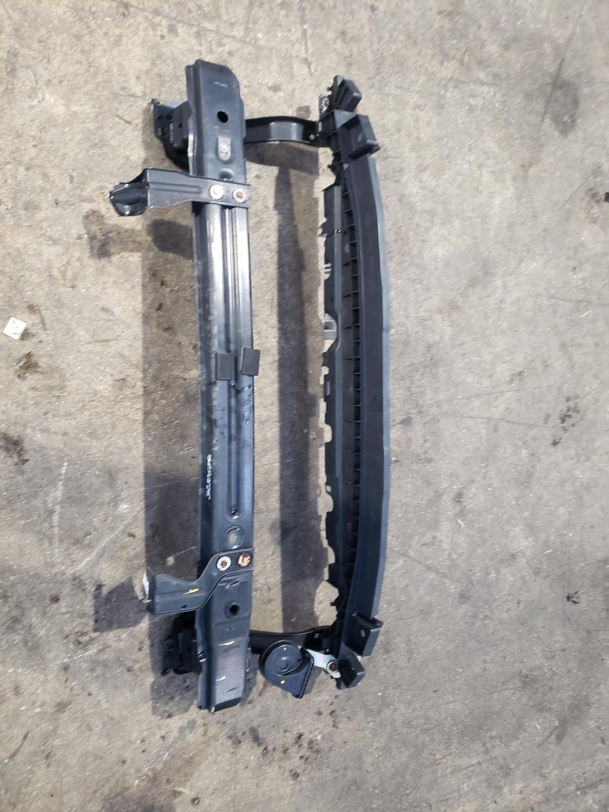 View Auto part Front Bumper Reinforcement Citroen C3 2011