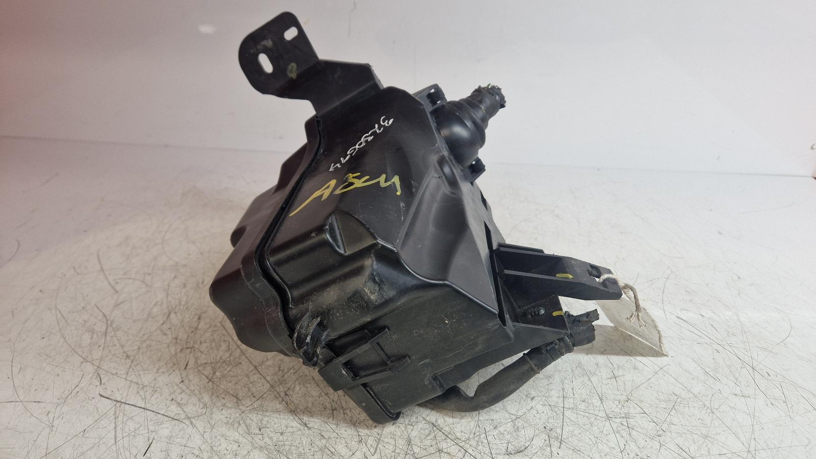 View Auto part Fuse Box Citroen C3 2011