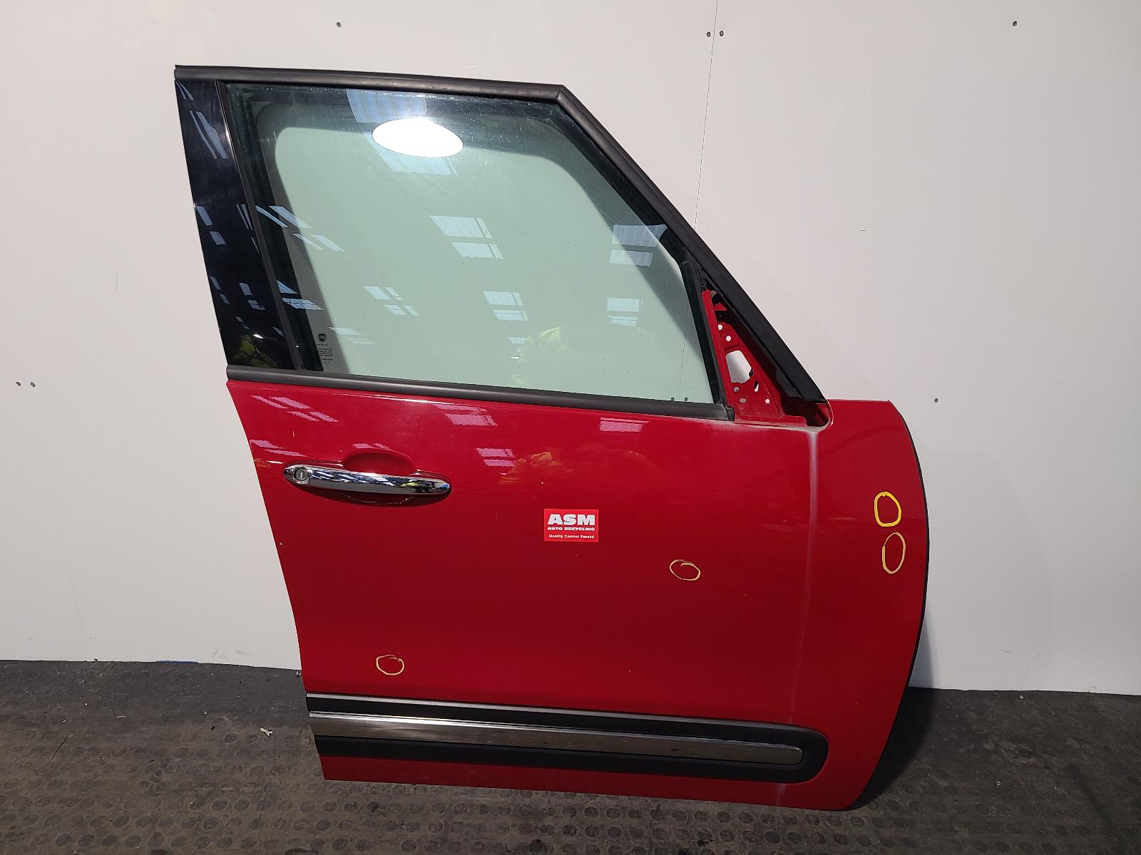 View Auto part R Front Door Fiat 500l 2013