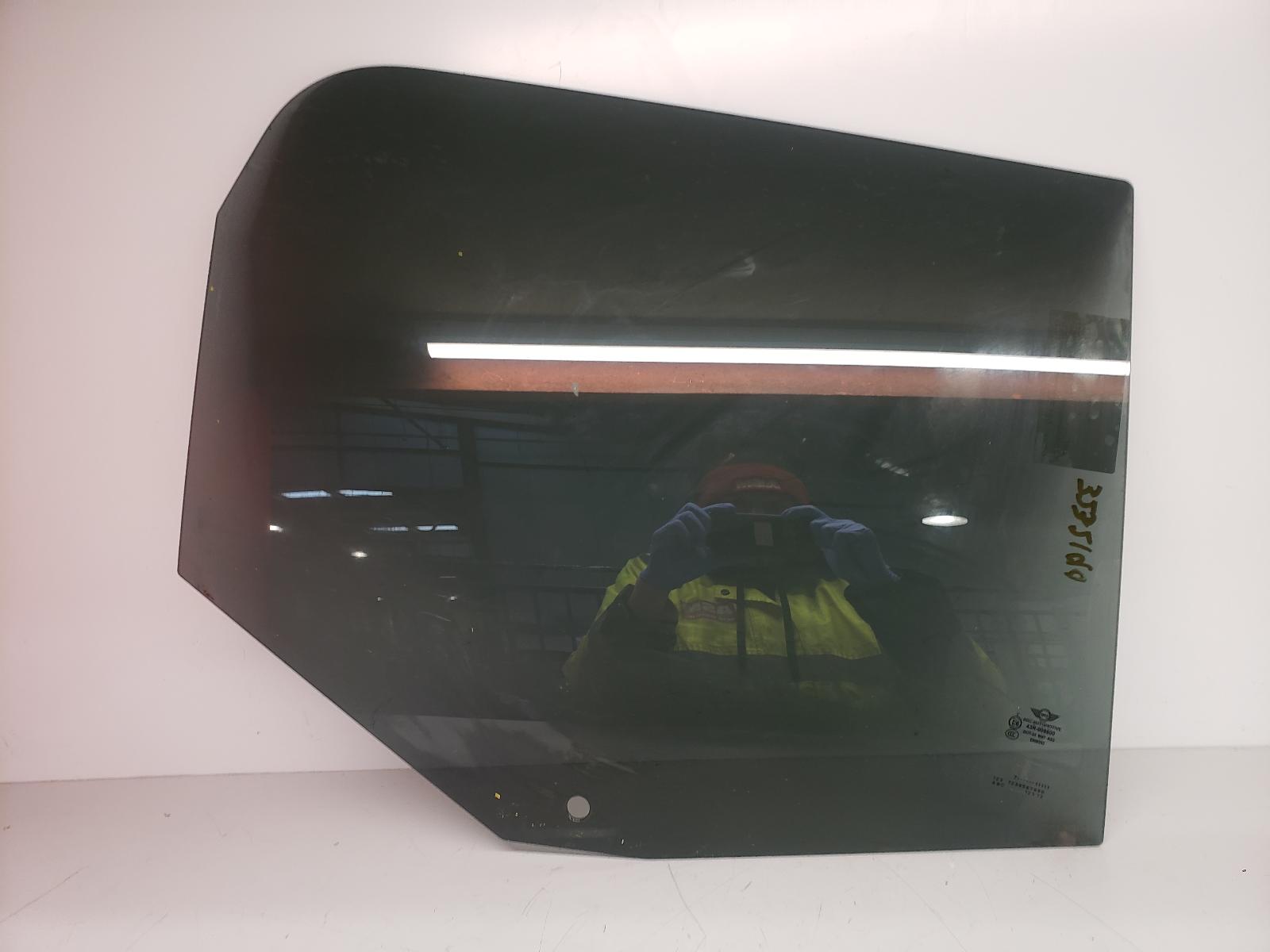 View Auto part RR Door Window Mini (bmw) Countryman 2017