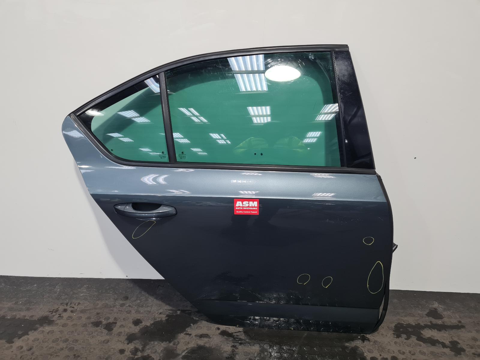 View Auto part R Rear Door Skoda Octavia 2018