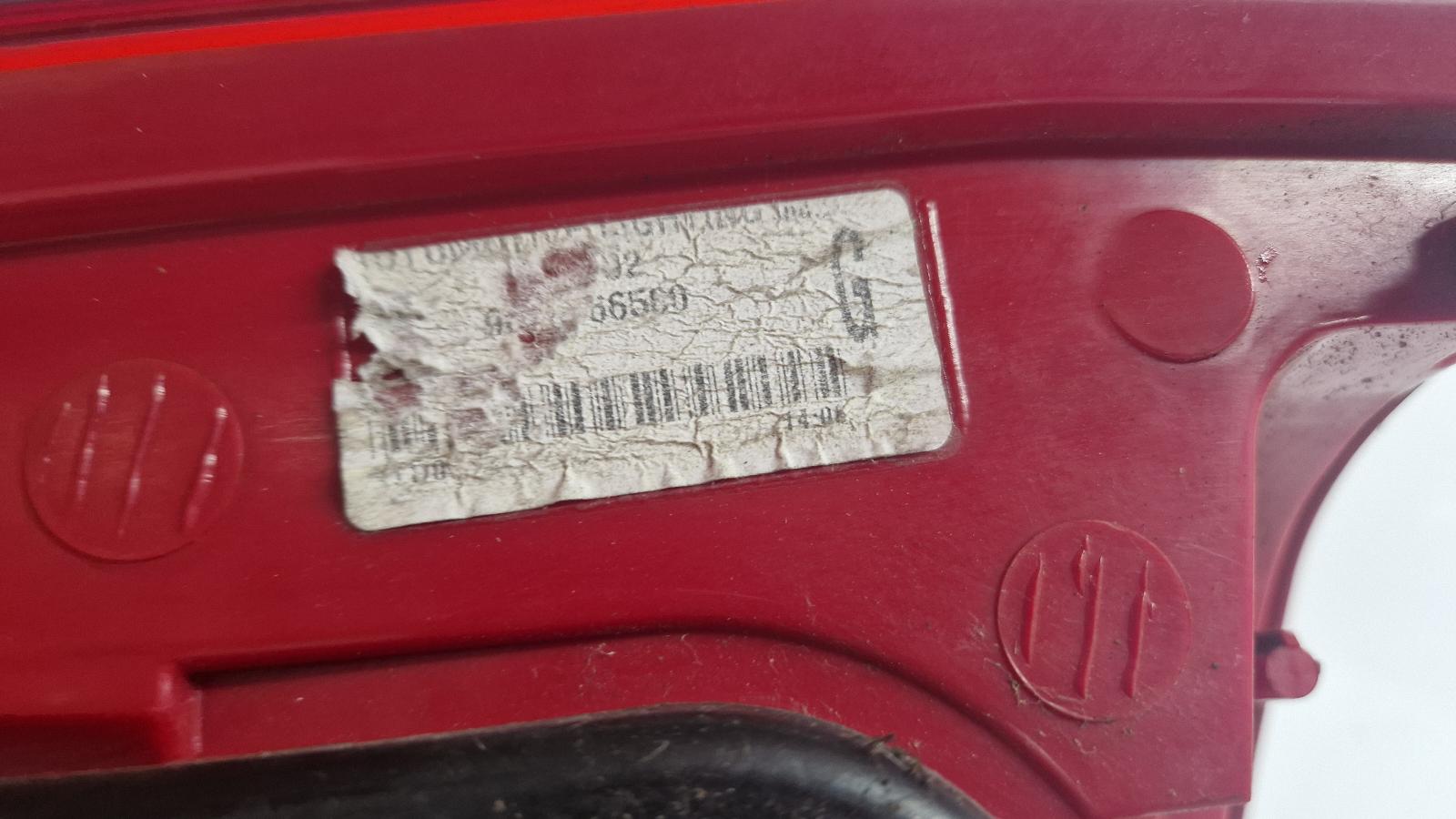 View Auto part L Taillight Peugeot 5008 2011
