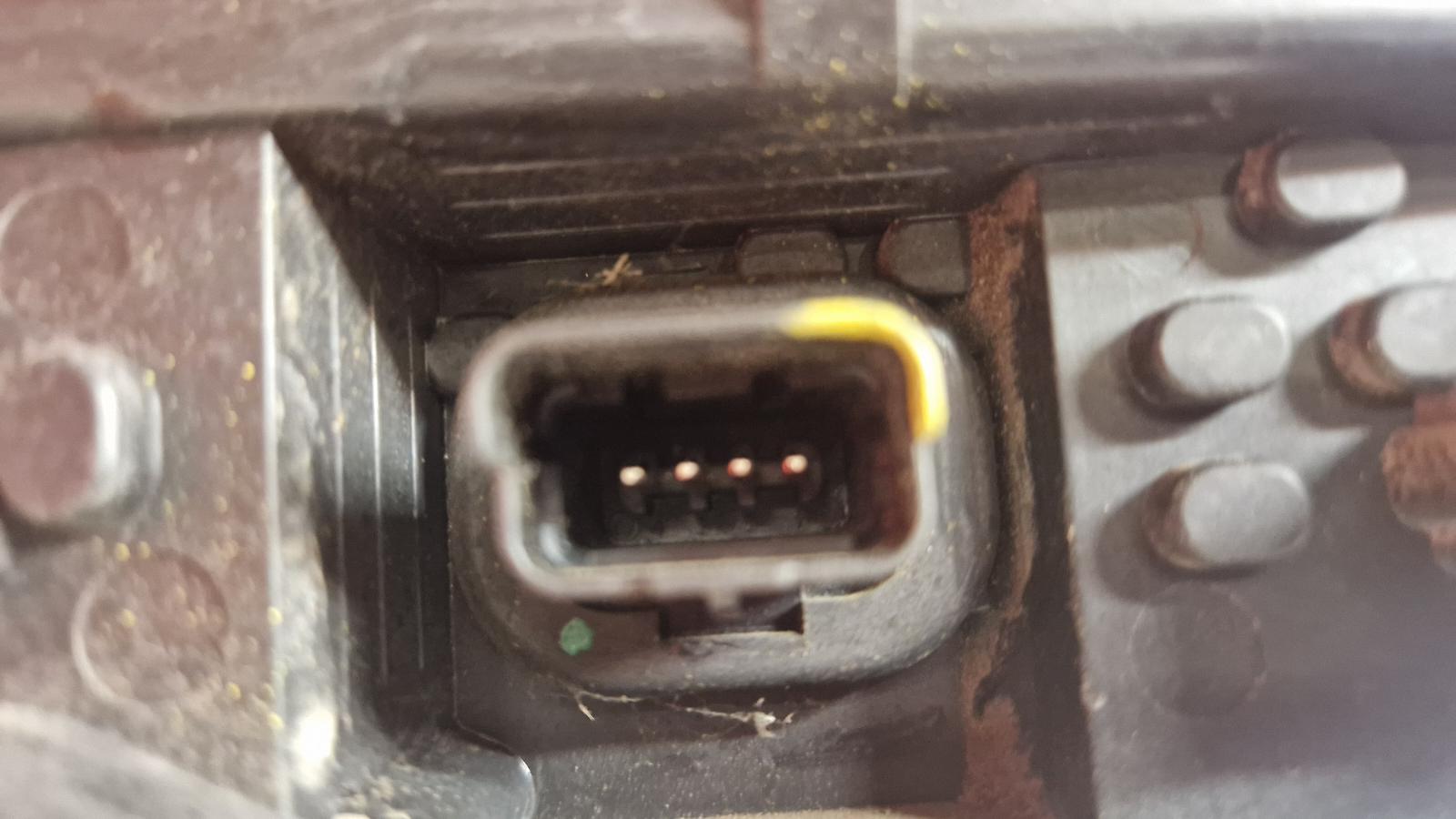 View Auto part L Taillight Peugeot 5008 2011