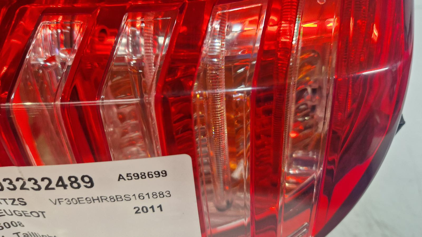 View Auto part L Taillight Peugeot 5008 2011