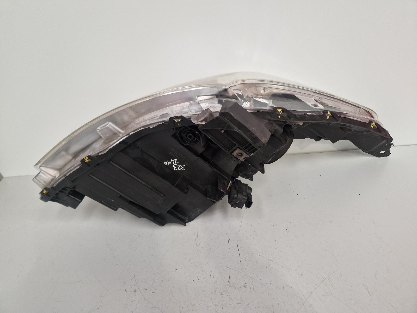 View Auto part L Headlamp Peugeot 5008 2011