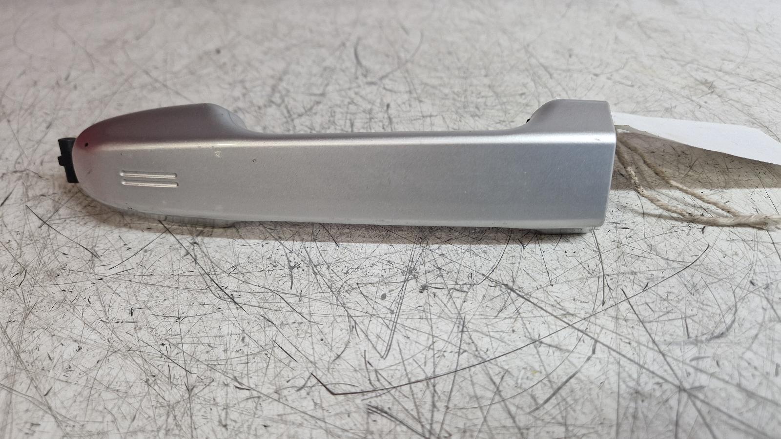 View Auto part Door Handle Toyota Yaris 2012