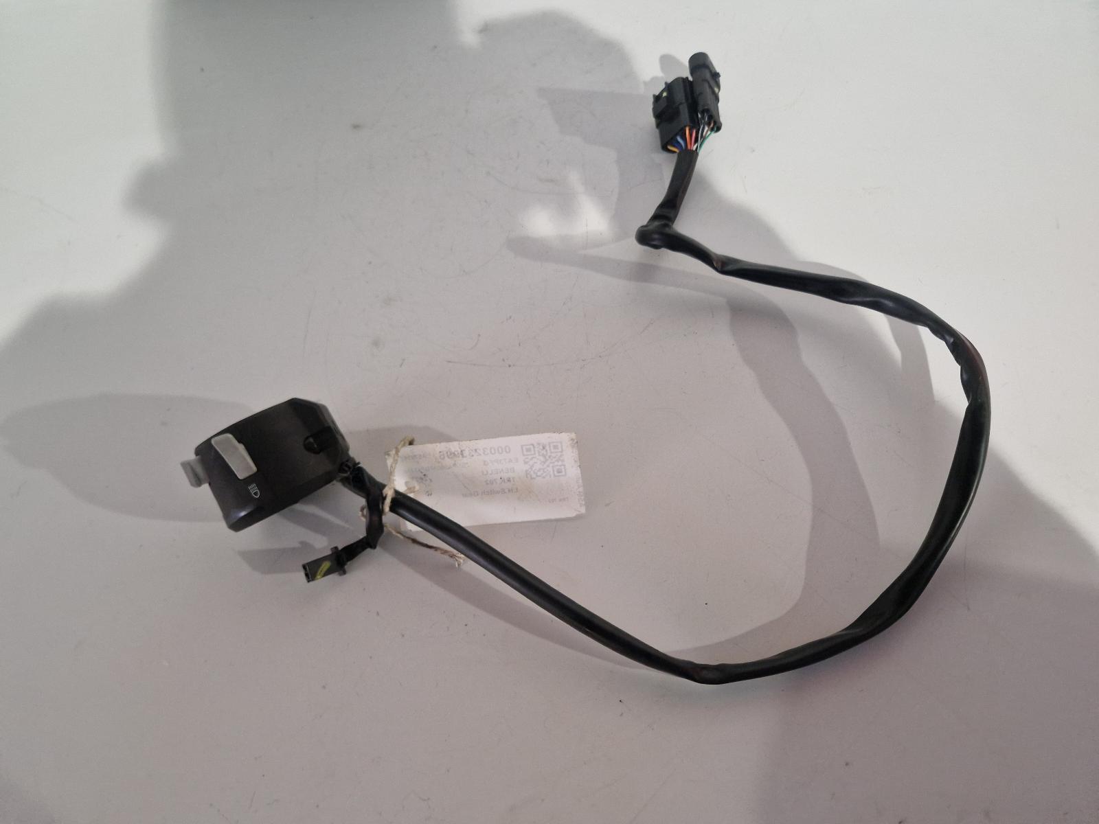 View Auto part LH Switch Gear Benelli Trk 702 2023