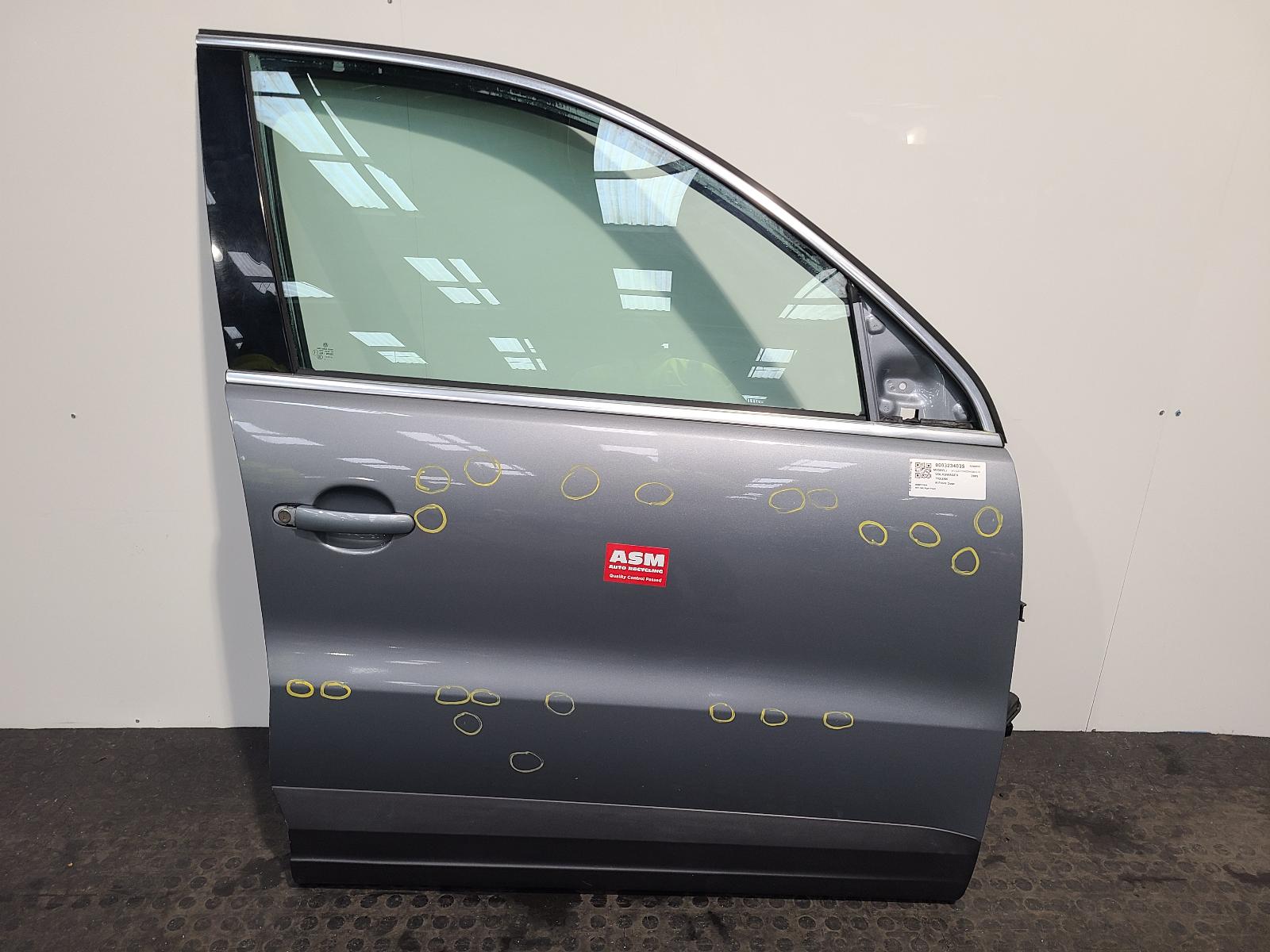 View Auto part R Front Door Volkswagen Tiguan 2009