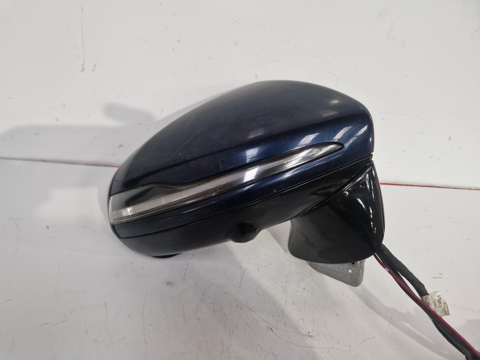 View Auto part R Door Mirror Mercedes Cls Class 2018