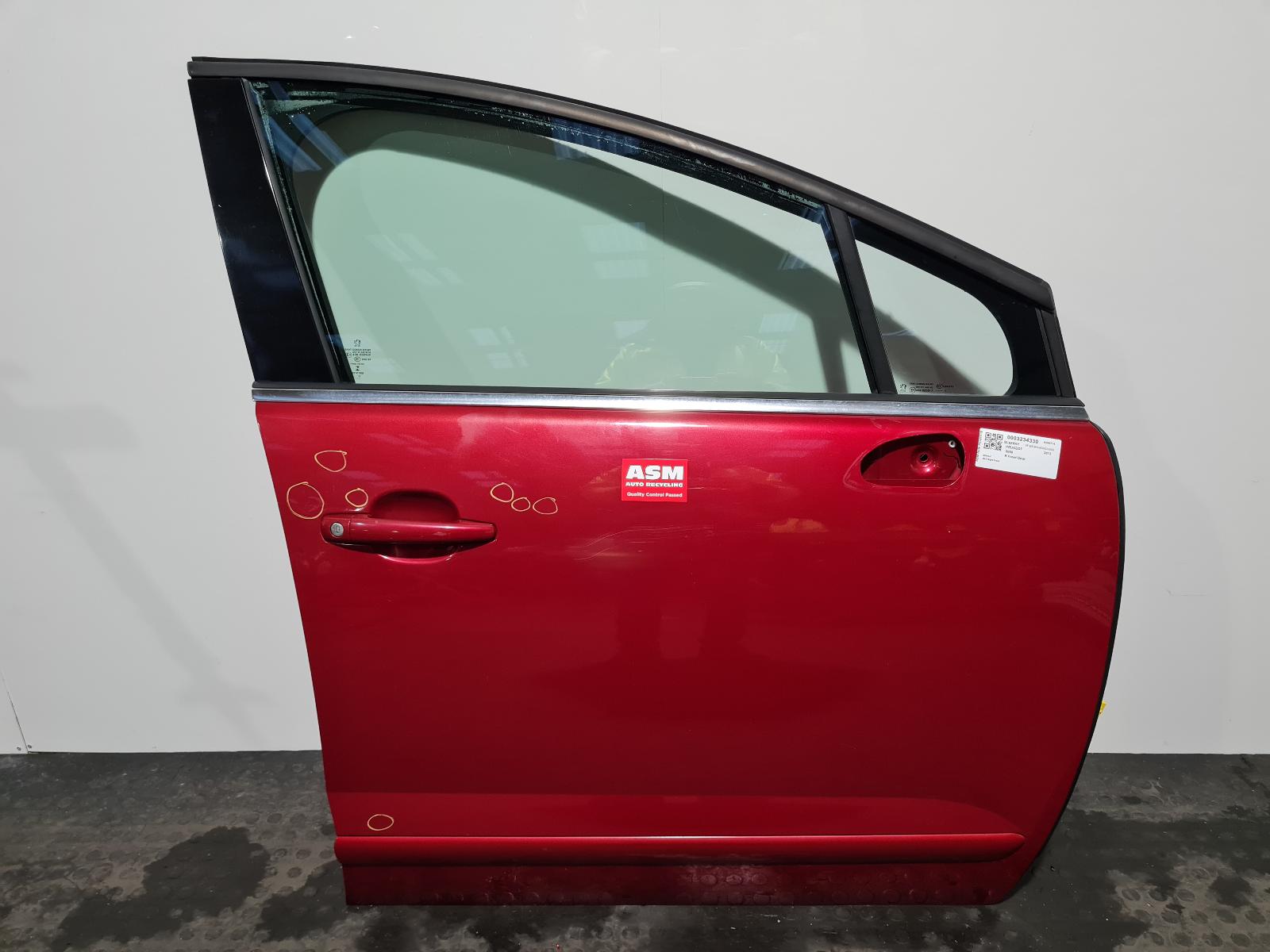 View Auto part R Front Door Peugeot 5008 2013