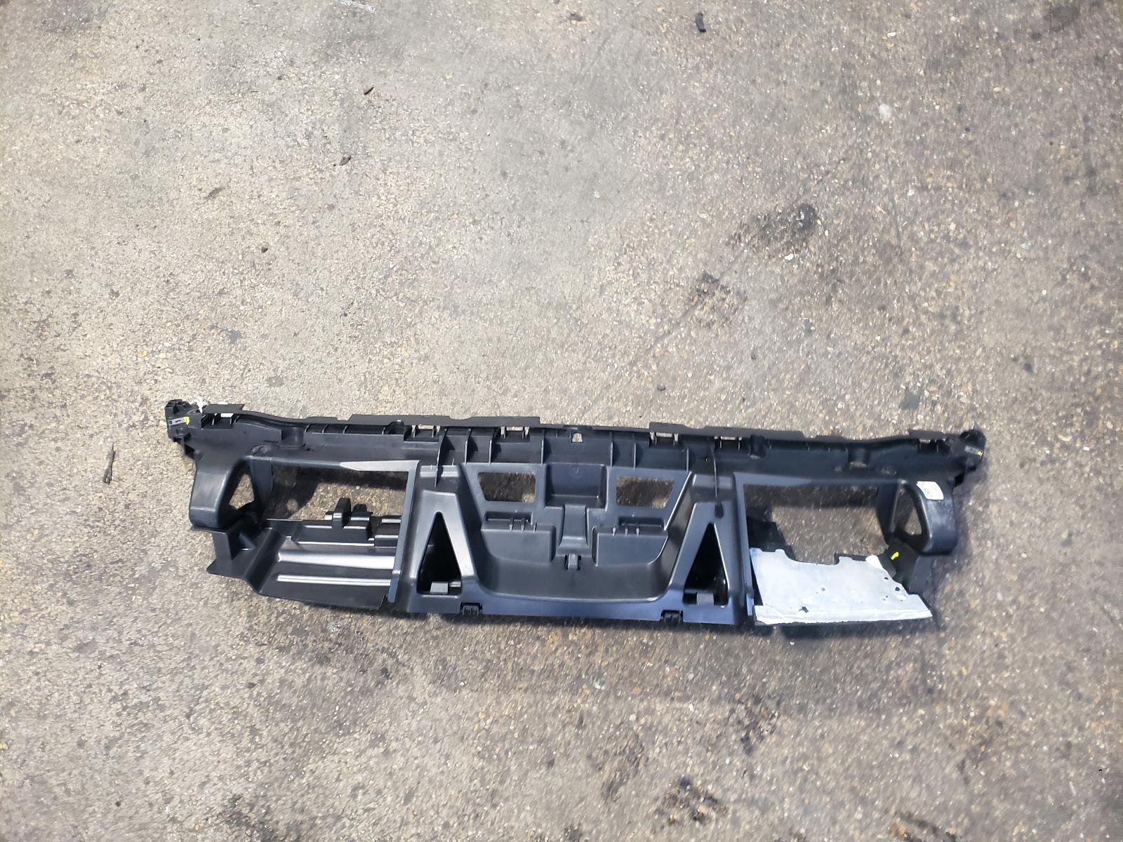 View Auto part Front Panel Peugeot 5008 2013