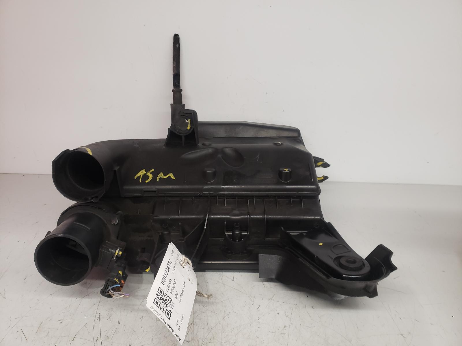 View Auto part Air Cleaner/Box Peugeot 5008 2013